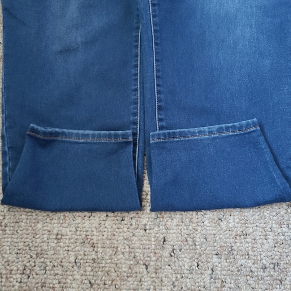 Ladies Maurices Mid Rise Dark Wash Jeans Size 24W - Picture 7 of 10